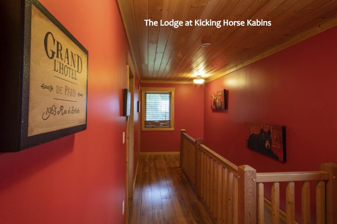 Kicking Horse Kabins Golden Eksteriør billede